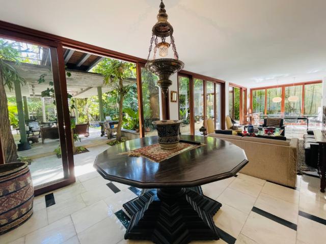 Los Palos Grandes/ Casa en venta/Terreno 975ms/Construccion1113M2