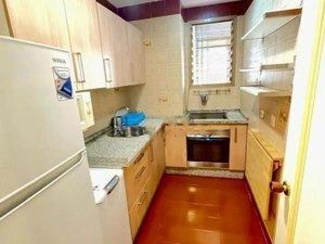 Los Remedios, Avda. República Argentina. Excelente apartamento SIN MUEBLES se alquila. Balcón terraza