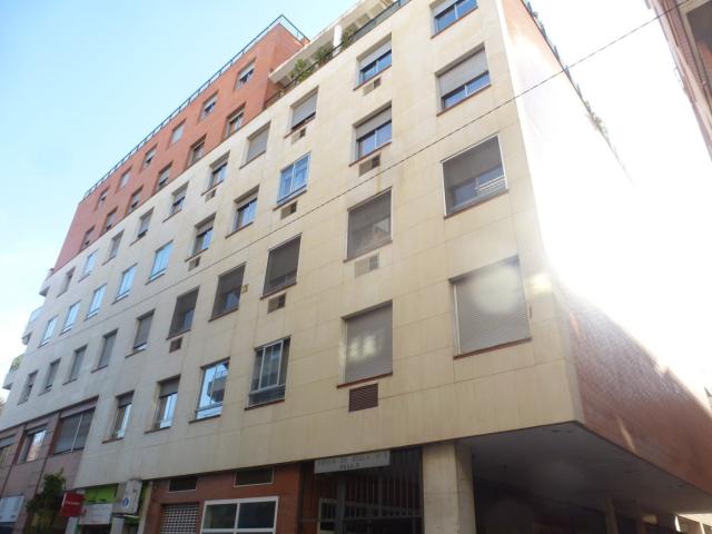 LOS REMEDIOS EDIFICIO REPRESENTATIVO. OFICINA