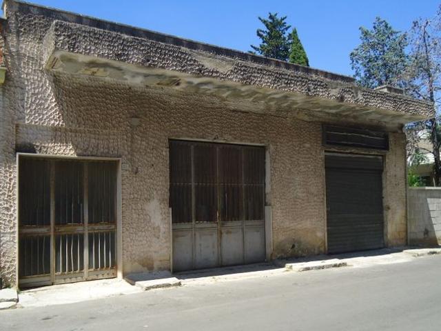 Lotto di 650 mq con fabbricato