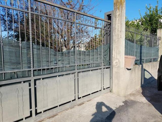 LOTTO di TERRENO 600+CAPANNONE di 80 Mq