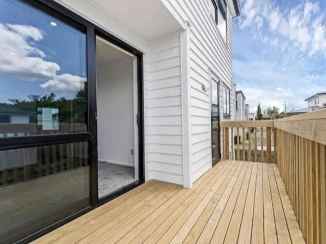 Lot 102, 25A Dreadon Road, Manukau City