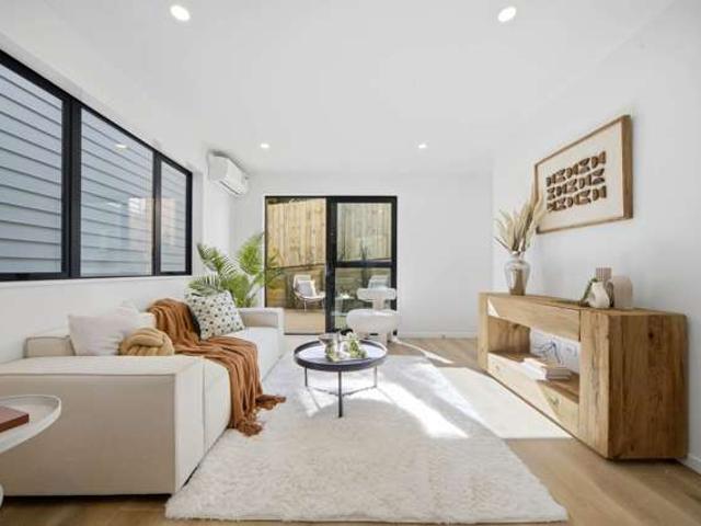 Lot 1/16 Tetrarch Place, Totara Vale, North Shore City