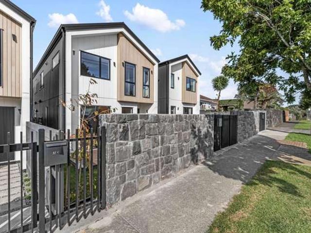 Lot 2/15 Te Kawa Road, One Tree Hill, Auckland City