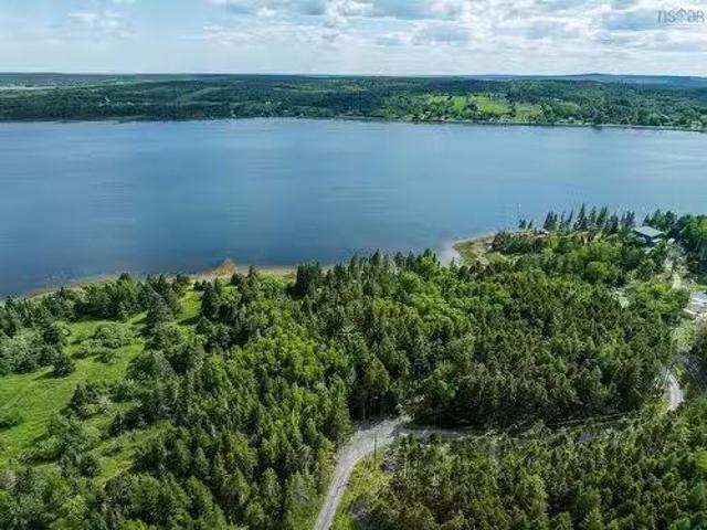 Lot 23 1 Woodenship Lane, Feltzen South, NS, B0J 2X0 vacant.