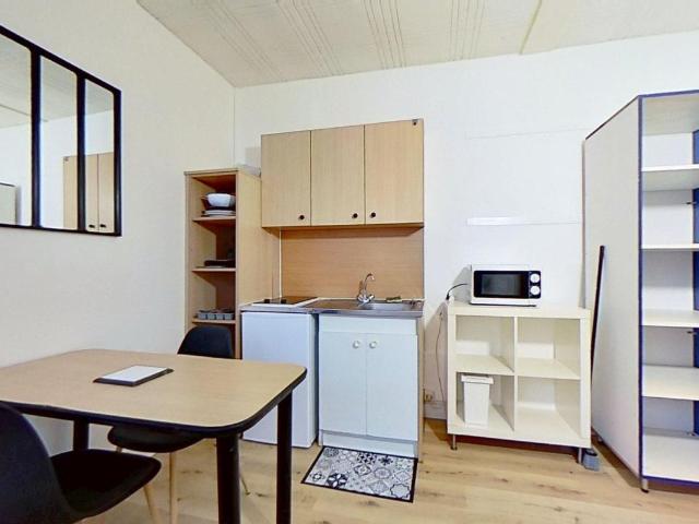 Lot 4 24 A Rue des alouettes Lyon 69008 T1 bis meublé avec terrasse – 660€ TOUTES CHARGES COMPRISES