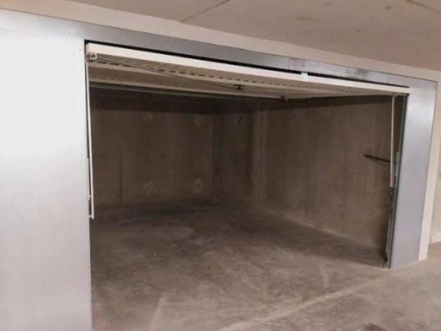 Lot de 10 parkings boxables