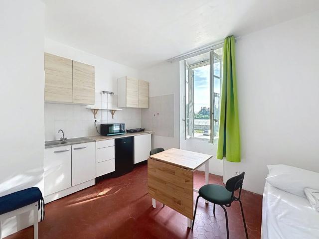 Lot de 5 studios en zone verte d'Avignon