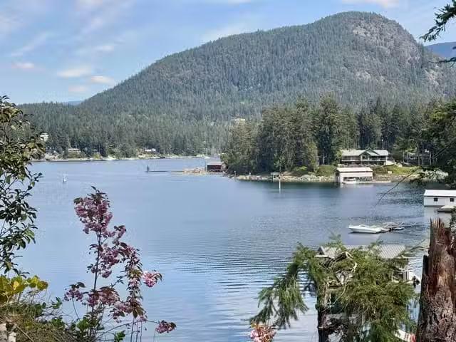 Lot for sale in Madeira Park, Sunshine Coast, 12814 Alexander.