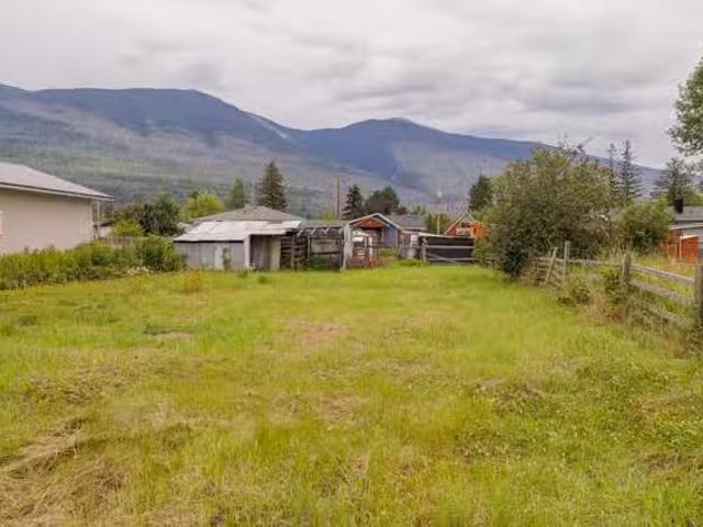 Lot for sale in Mc Bride, Robson Valley, 874 3rd Avenue, 26304.