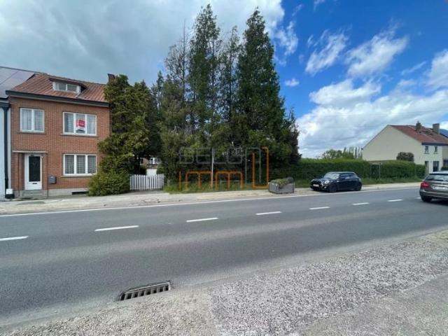 Lot Maison/annexe + 4 Terrains à bâtir