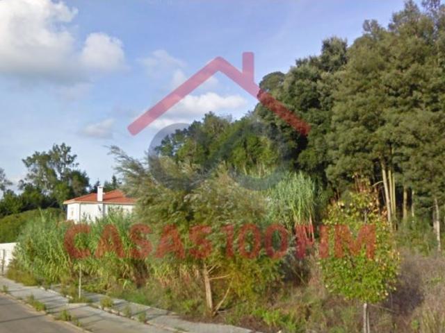 Lote com 528 m2 para construção de uma moradia unifamiliar, localizado na urbanização Visconde da Barreira