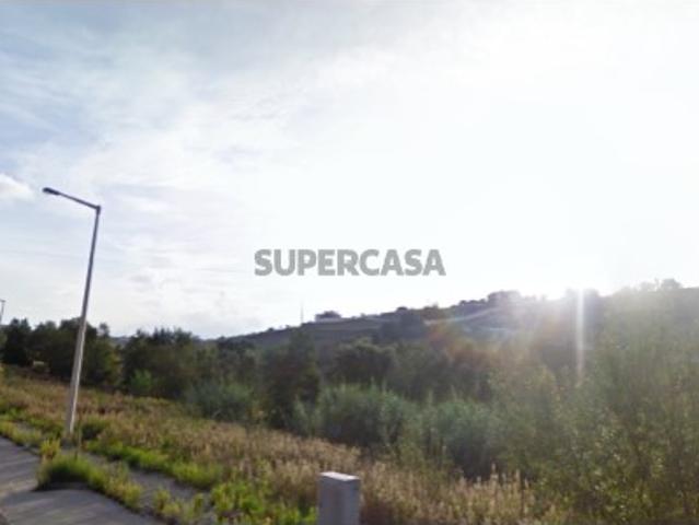 Lote com 343m2 para construção de uma moradia unifamiliar, localizado na urbanização Visconde da Barreira