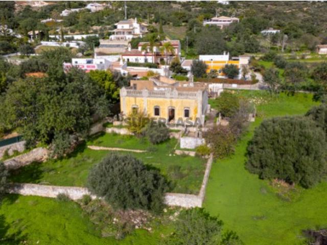Lote com ruína e projeto apresentado magnífica vista mar, localizado no Canal, Santa Bárbara de Nexe