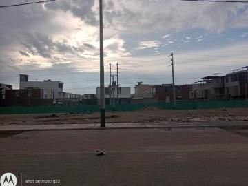 Lote Comercial de 345m² a Mas