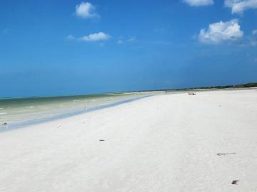 Lote Comercial en Venta en Holbox | Desarrolla Villas Eco Luxury en el Caribe Mexicano | P4068