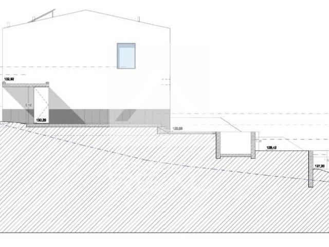 Lote de Terreno c/ projeto aprovado p/ moradia 4 frentes Grijó
