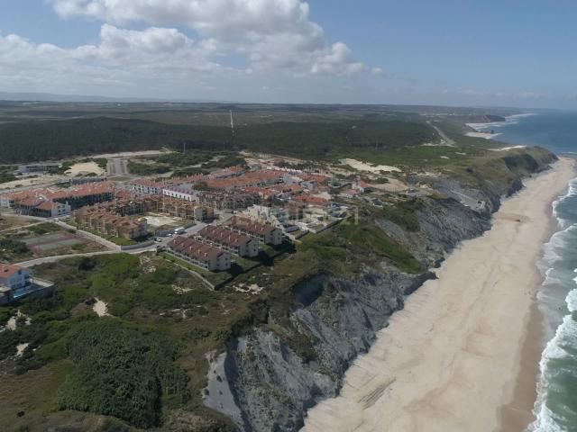 Lote de terreno com 1488m2 integrado no Atlantic Village na Costa de prata