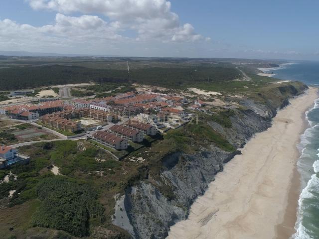 Lote de terreno com 1775m2 integrado no Atlantic Village na Costa de prata