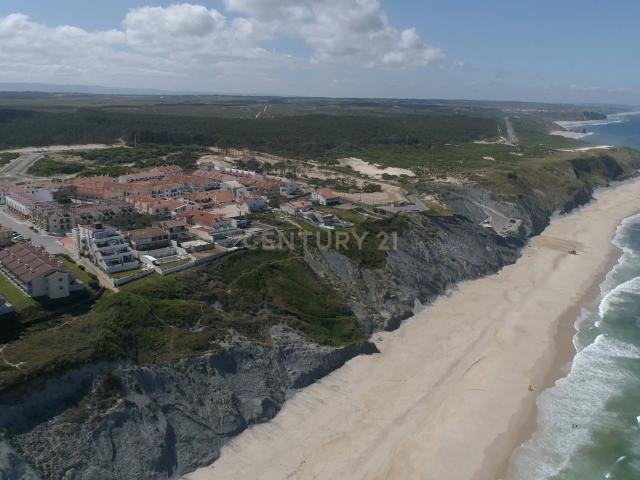 Lote de terreno com 3418m2 integrado no Atlantic Village na Costa de prata