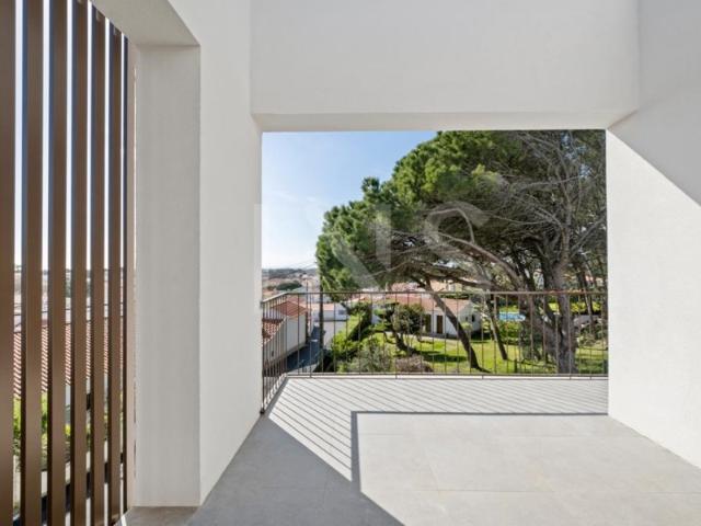 Lote de terreno com 310 m² em zona privilegiada junto ao Parque Natural Sintra Cascais