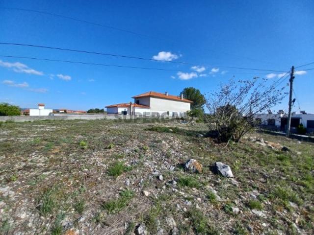 Lote de terreno com 572,30 m2 a 2 minutos do centro de Tomar