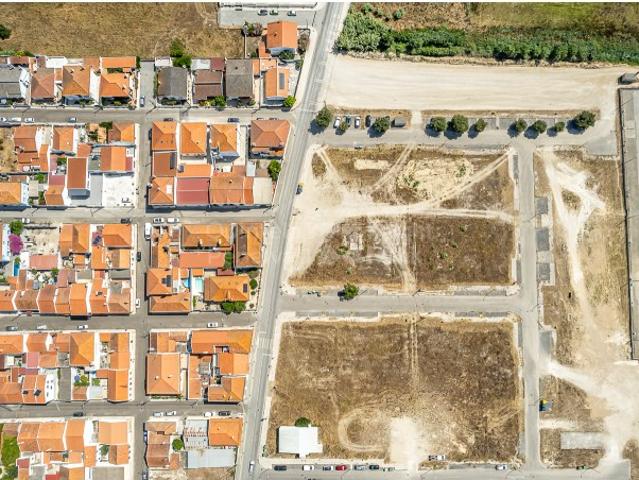 Lote de Terreno com 758 m2 em Coruche