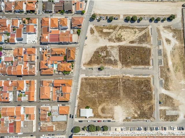 Lote de Terreno com 942 m2 em Coruche