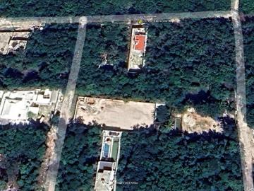 Lote de Terreno en Colonia Alamos Cancún, entre Huayacán y la Luna ID3124