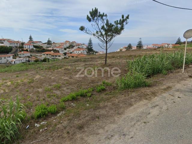 Lote de terreno isolado com 1200 m nas Azenhas do Mar, Sintra