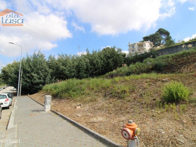 Lote de terreno localizado em Mafamude Vilar do Paraso com 271 m.