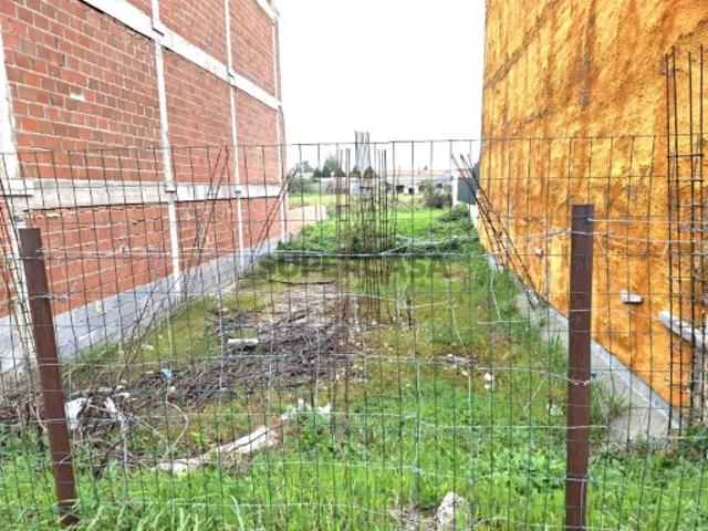 Lote de Terreno Moradia