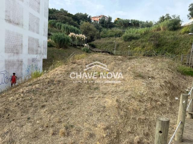 Lote de terreno no Cacém