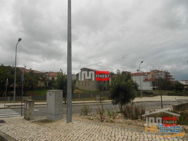 Lote de terreno para construção de 2 fogos | 26062522059