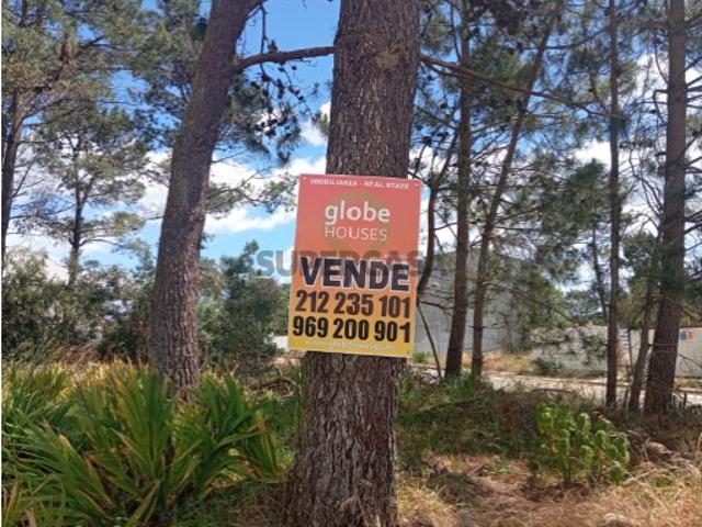 Lote de Terreno para construção de Moradia T4
