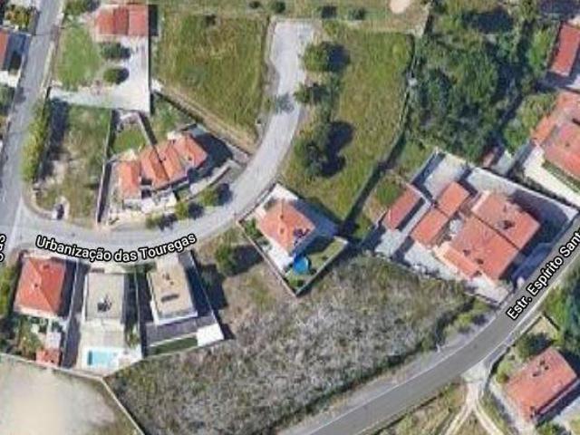 Lote de terreno para construção de moradia a poucos minutos do Fórum Coimbra | 26064085904