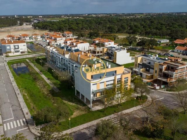 Lote de Terreno para Construção de Prédio com 6 Fracções em Pegões, Montijo