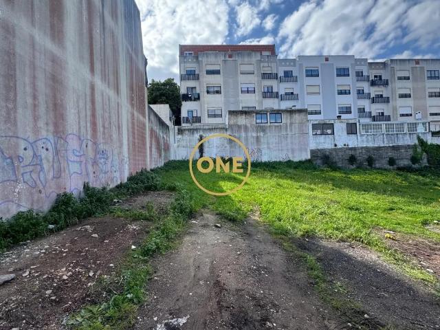 Lote de terreno para construção na Amadora