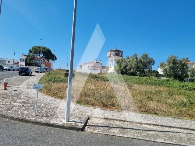 Lote de terreno para moradia com 676 m2 em Cartaxo