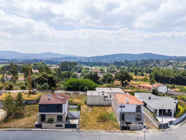 Lote de Terreno para Moradia Geminada | Cabanelas – Vila Verde