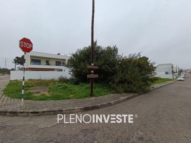 Lote de Terreno para moradia Geminada