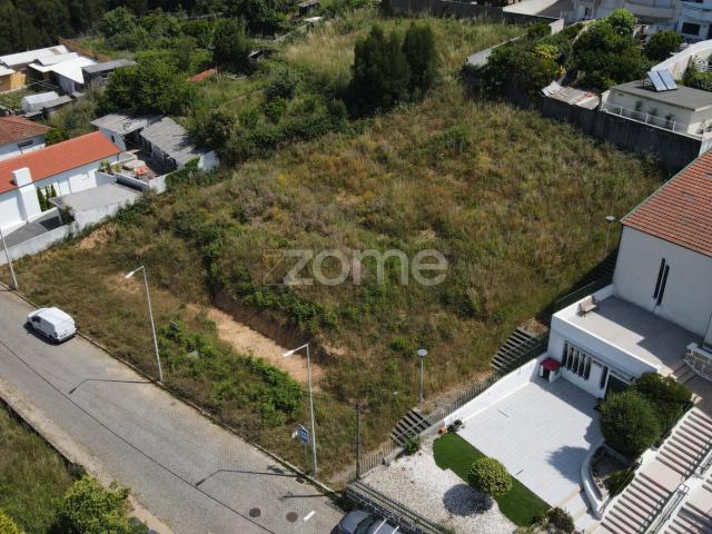 Lote de Terreno, Pedroso