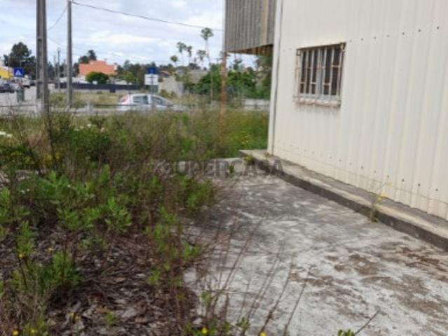 Lote de terreno urbano com 1250 m2 em Palmela