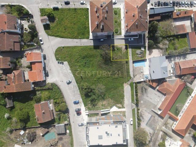 Lote de terreno urbano destinado á construção de prédio Lousã
