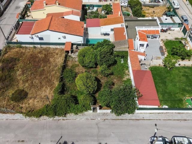 Lote de Terreno Urbano para Construção com anexo Brejos de Azeitão