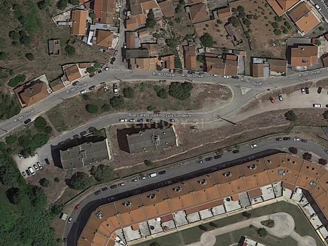 Lote de terreno urbano para construção de Prédio em Alenquer