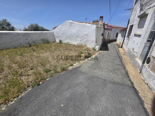 Lote de Terreno urbano perto de Almodôvar