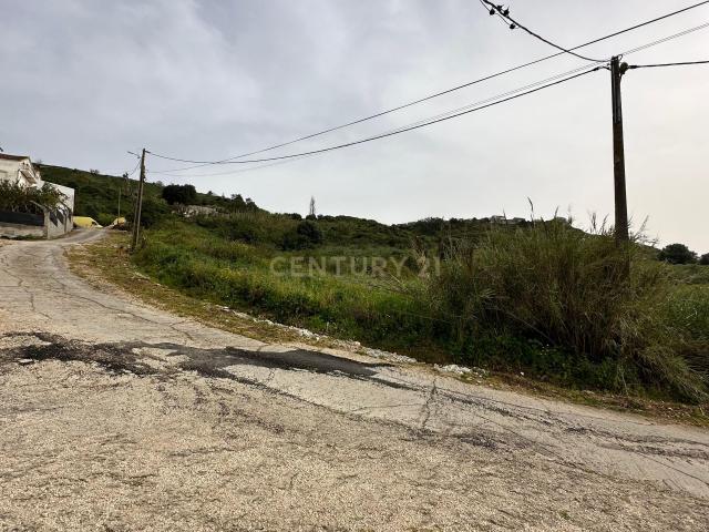 Lote de Terreno Urbano 613m² em Loures