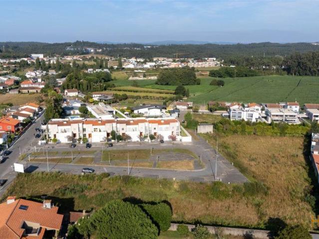 Lote de Terreno Venda em Castêlo da Maia,Maia | 26063918158