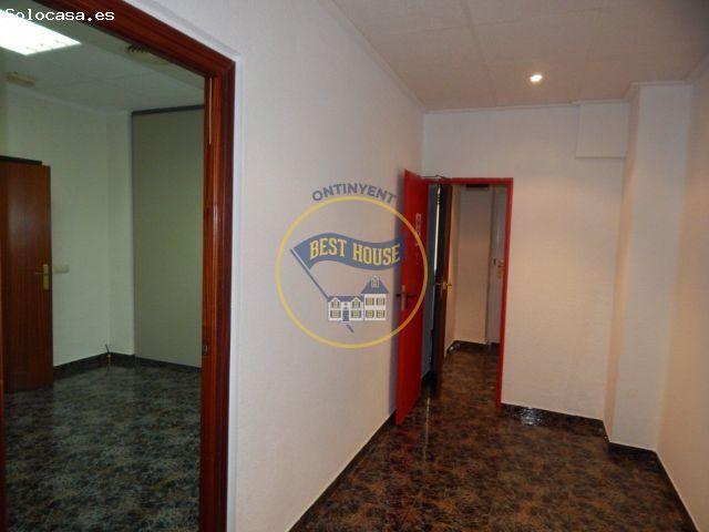 LOTE DE TRES LOCALES EN EL LLOMBO